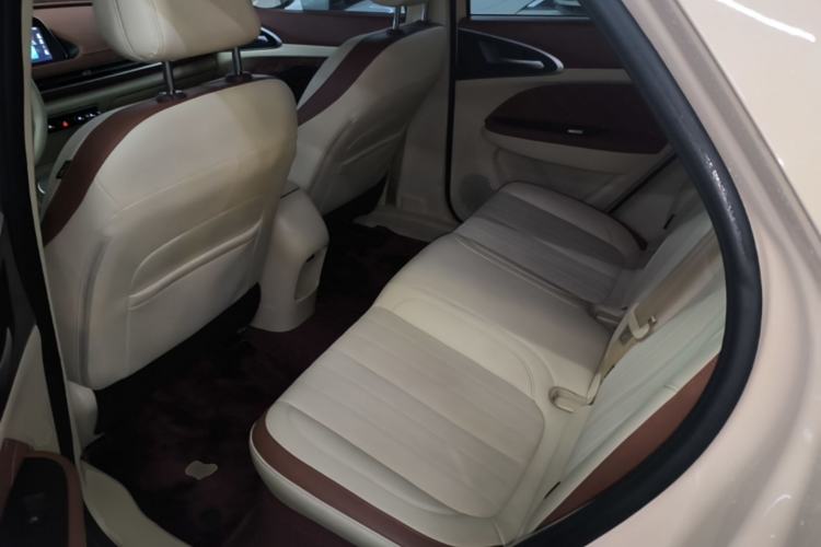 Used ORA Good Cat 2023 401 km Standard Range Luxury Version Lithium Iron Phosphate Left Rear Seat