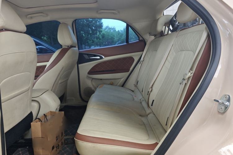 Used ORA Good Cat 2023 401 km Standard Range Prestige Version Lithium Iron Phosphate Left Rear Seat