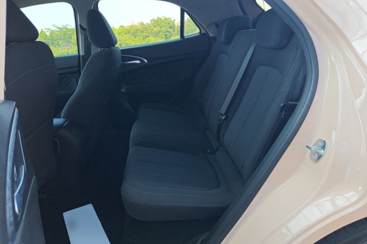 Used ORA Good Cat 2023 401 km Standard Range Comfort Version Lithium Iron Phosphate Left Rear Seat