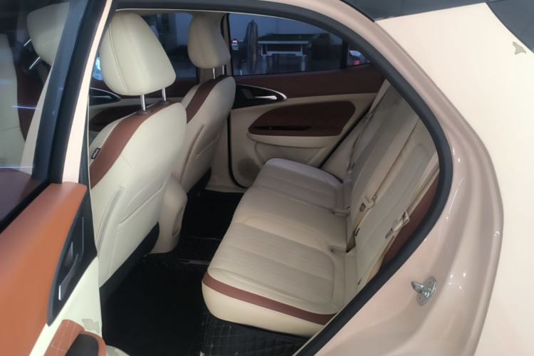 Used ORA Good Cat 2023 401 km Standard Range Luxury Version Lithium Iron Phosphate Left Rear Seat