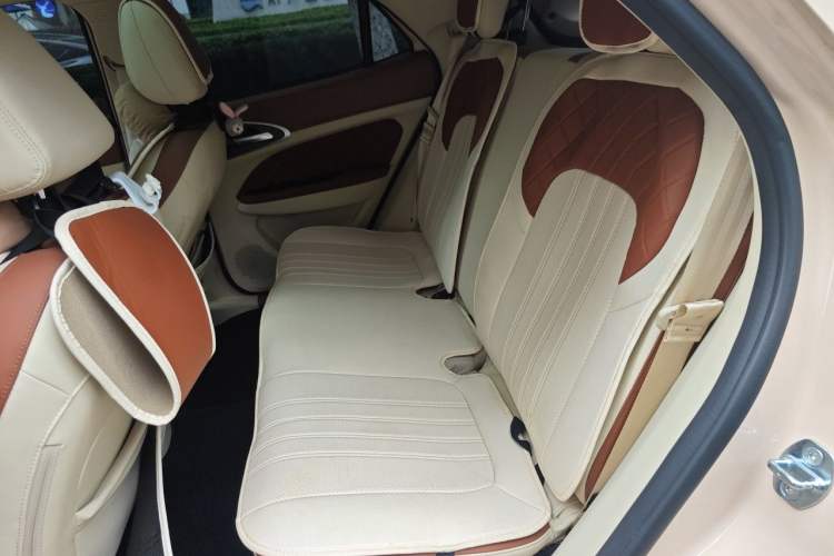 Used ORA Good Cat 2023 401 km Standard Range Premium Version Lithium Iron Phosphate Left Rear Seat