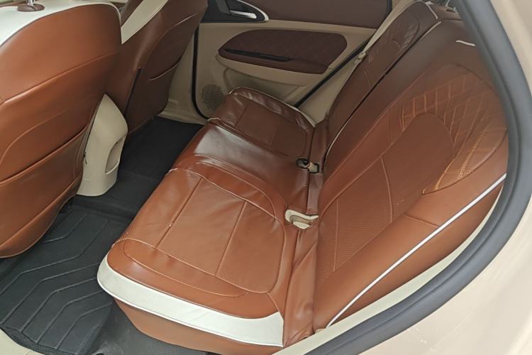 Used ORA Good Cat 2023 401 km Standard Range Premium Version Lithium Iron Phosphate Left Rear Seat