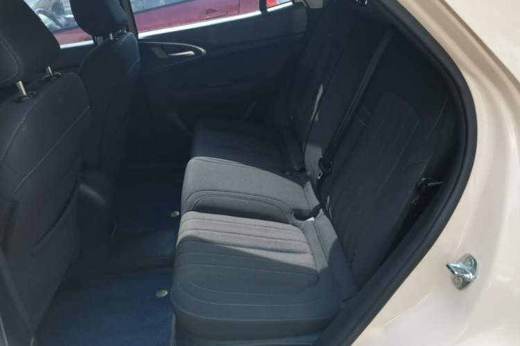 Used ORA Good Cat 2023 401 km Standard Range Comfort Version Lithium Iron Phosphate Left Rear Seat