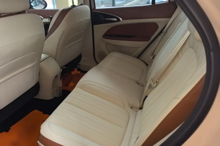 Used ORA Good Cat 2023 401 km Standard Range Luxury Version Lithium Iron Phosphate Left Rear Seat