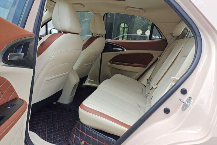 Used ORA Good Cat 2023 401 km Standard Range Prestige Version Lithium Iron Phosphate Left Rear Seat