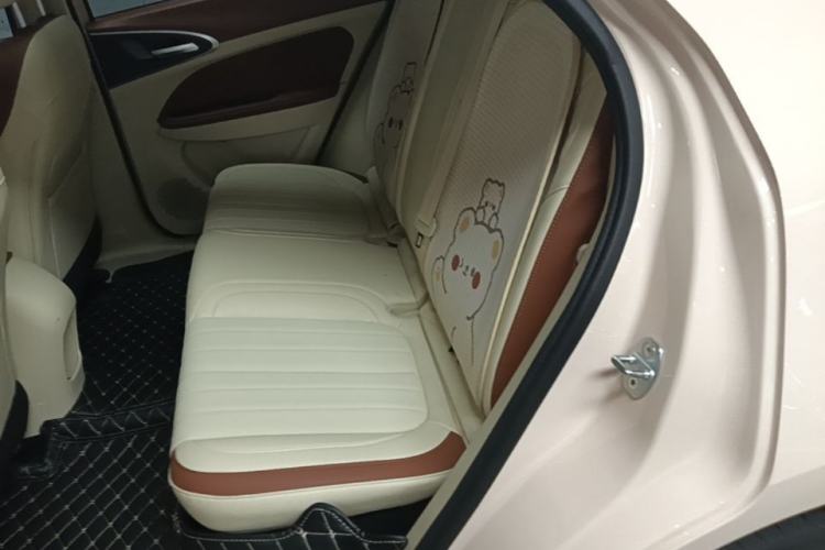 Used ORA Good Cat 2023 401 km Standard Range Luxury Version Lithium Iron Phosphate Left Rear Seat