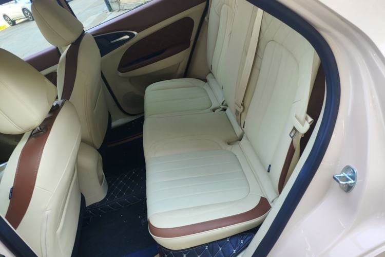Used ORA Good Cat 2023 401 km Standard Range Luxury Version Lithium Iron Phosphate Left Rear Seat