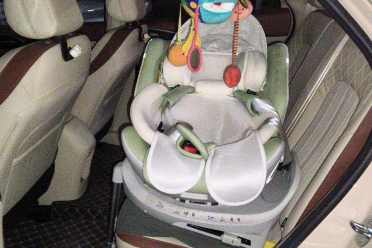 Used ORA Good Cat 2023 401 km Standard Range Luxury Version Lithium Iron Phosphate Left Rear Seat