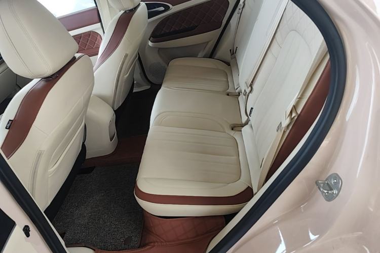 Used ORA Good Cat 2023 401 km Standard Range Prestige Version Lithium Iron Phosphate Left Rear Seat