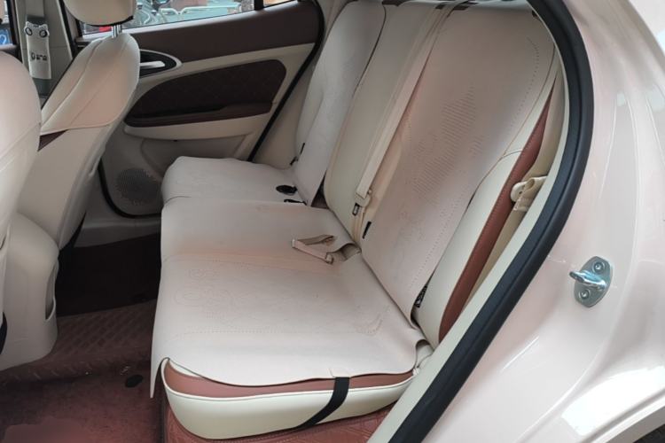 Used ORA Good Cat 2023 401 km Standard Range Luxury Version Lithium Iron Phosphate Left Rear Seat