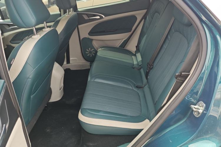 Used ORA Good Cat 2023 401 km Standard Range Premium Version Lithium Iron Phosphate Left Rear Seat