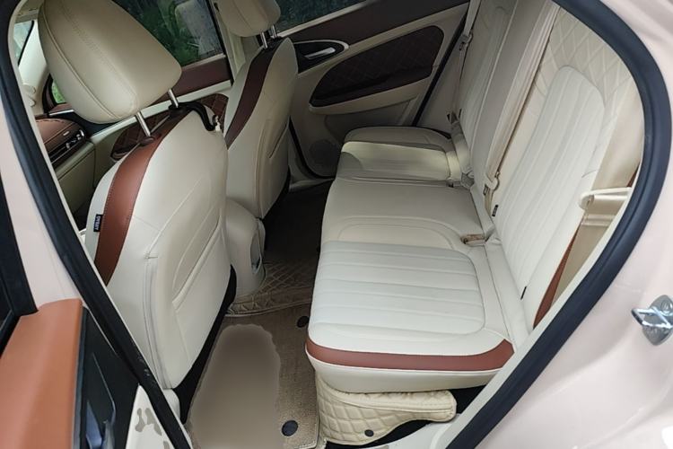 Used ORA Good Cat 2023 401 km Standard Range Luxury Version Lithium Iron Phosphate Left Rear Seat