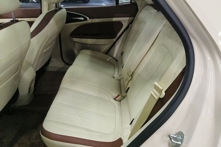 Used ORA Good Cat 2023 401 km Standard Range Prestige Version Lithium Iron Phosphate Left Rear Seat