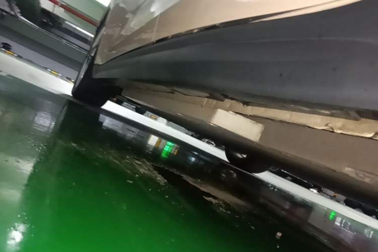 Used ORA Good Cat 2023 401 km Standard Range Prestige Version Lithium Iron Phosphate Left Side Sill