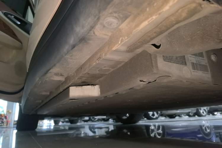 Used ORA Good Cat 2023 401 km Standard Range Luxury Version Lithium Iron Phosphate Left Side Sill