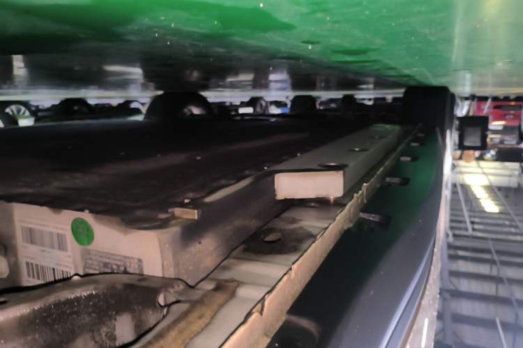 Used ORA Good Cat 2023 401 km Standard Range Luxury Version Lithium Iron Phosphate Left Side Sill