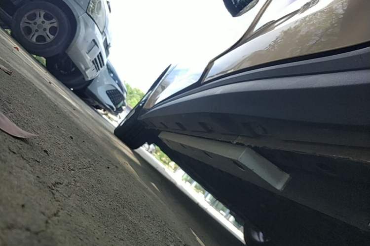 Used ORA Good Cat 2023 401 km Standard Range Luxury Version Lithium Iron Phosphate Left Side Sill