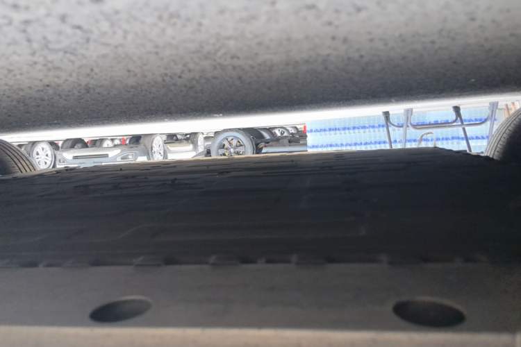 Used ORA Good Cat 2023 401 km Standard Range Luxury Version Lithium Iron Phosphate Left Side Sill