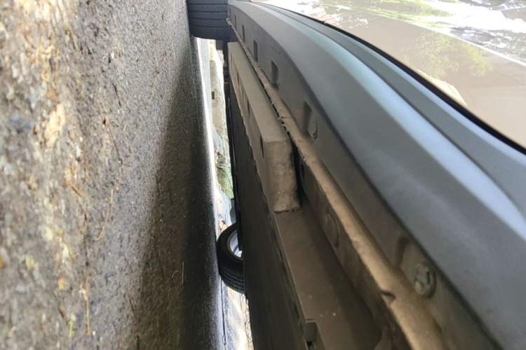 Used ORA Good Cat 2023 401 km Standard Range Luxury Version Lithium Iron Phosphate Left Side Sill