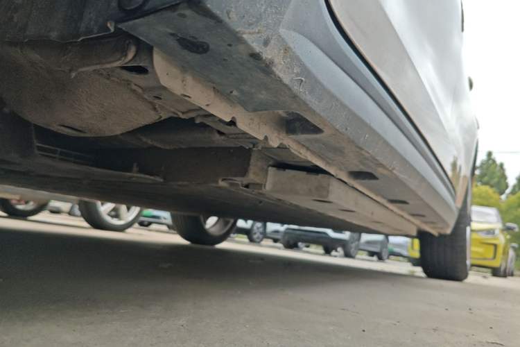 Used ORA Good Cat 2023 401 km Standard Range Luxury Version Lithium Iron Phosphate Left Side Sill