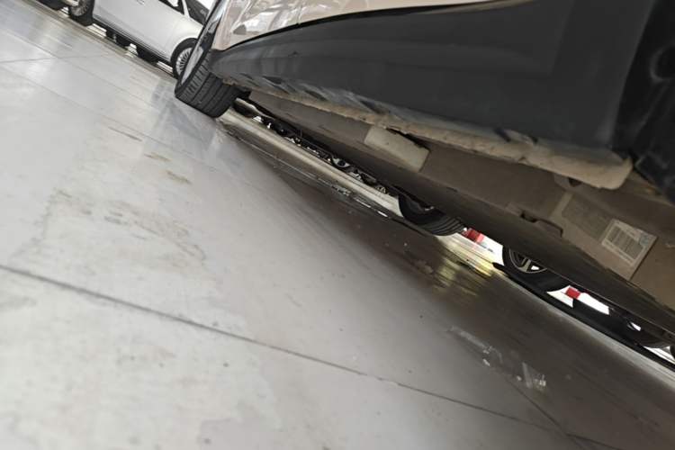 Used ORA Good Cat 2023 401 km Standard Range Luxury Version Lithium Iron Phosphate Left Side Sill
