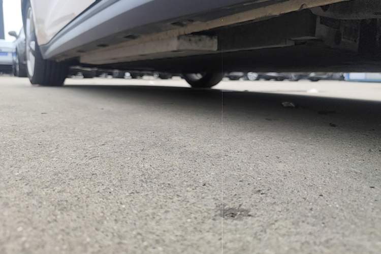 Used ORA Good Cat 2023 401 km Standard Range Luxury Version Lithium Iron Phosphate Left Side Sill