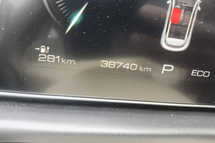 Used ORA Good Cat 2023 401 km Standard Range Prestige Version Lithium Iron Phosphate Odometer Close Up