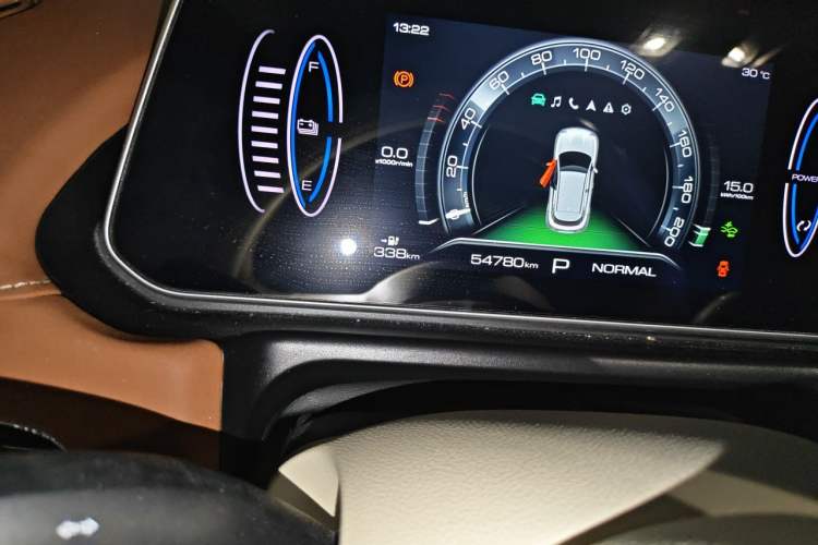 Used ORA Good Cat 2023 401 km Standard Range Premium Version Lithium Iron Phosphate Odometer Close Up
