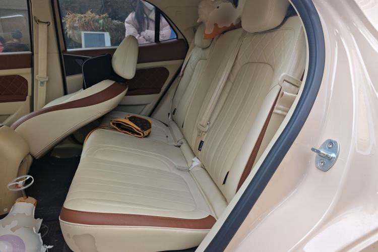 Used ORA Good Cat 2023 401 km Standard Range Prestige Version Lithium Iron Phosphate Left Rear Seat