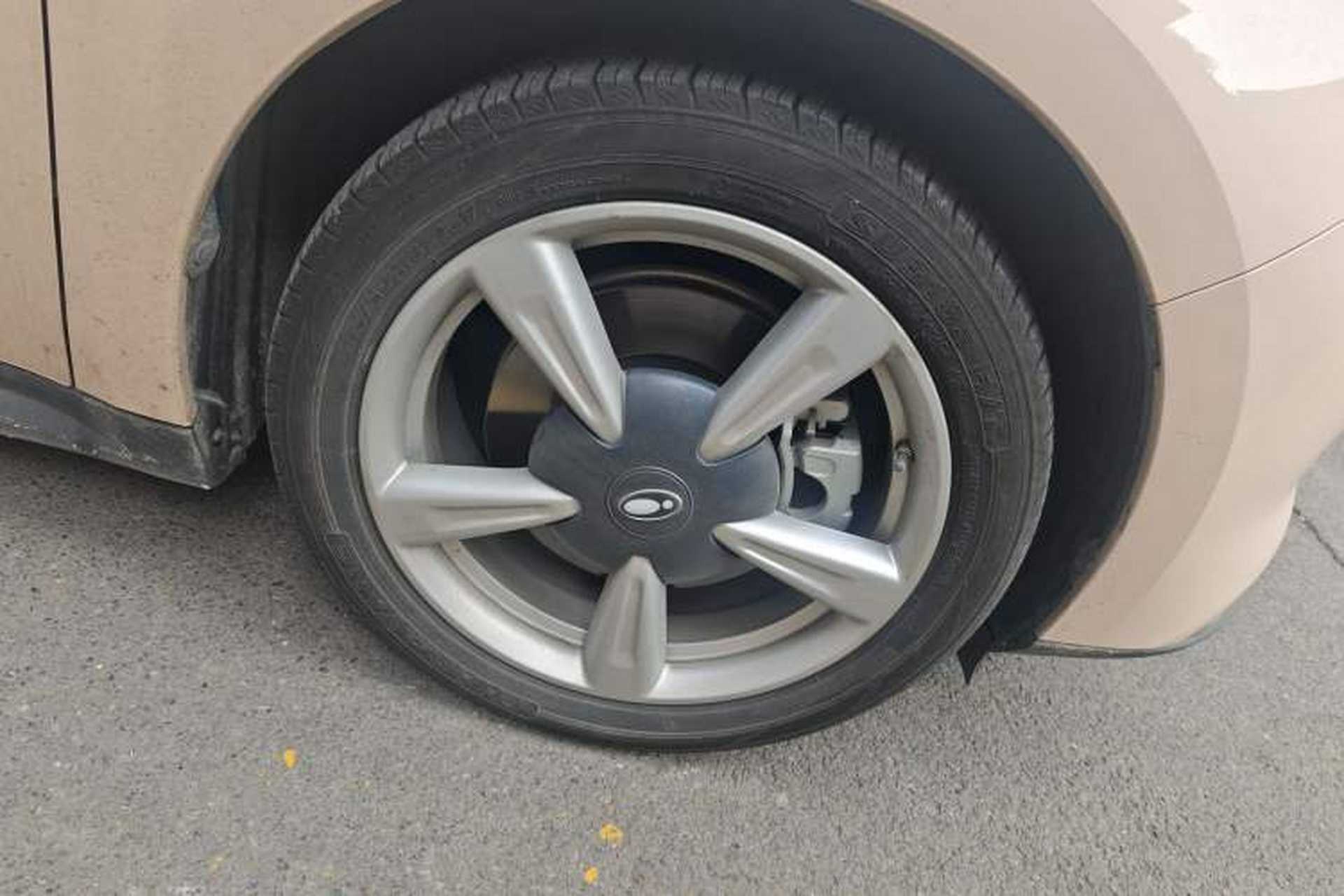 Used ORA Good Cat 2023 401 km Standard Range Prestige Version Lithium Iron Phosphate Right Front Wheel Hub