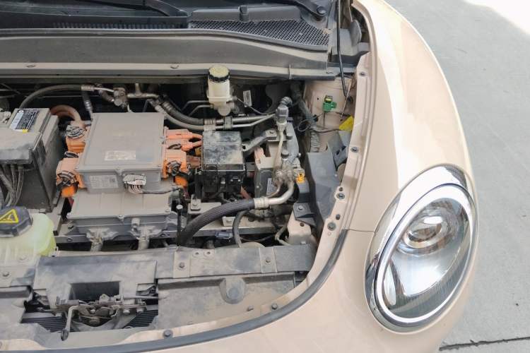 Used ORA Good Cat 2023 401 km Standard Range Luxury Version Lithium Iron Phosphate Engine Bay Left