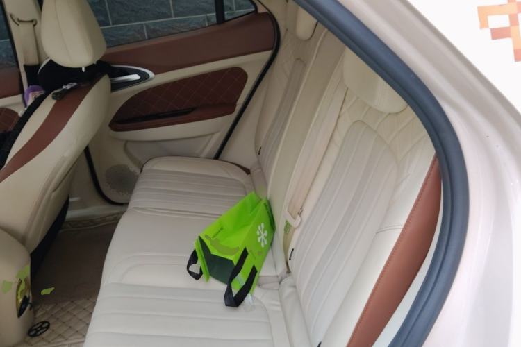 Used ORA Good Cat 2023 401 km Standard Range Luxury Version Lithium Iron Phosphate Left Rear Seat