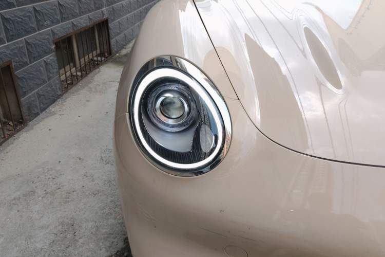 Used ORA Good Cat 2023 401 km Standard Range Luxury Version Lithium Iron Phosphate Right Front Headlight