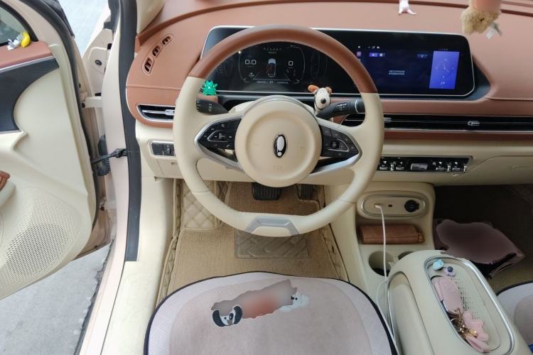 Used ORA Good Cat 2023 401 km Standard Range Luxury Version Lithium Iron Phosphate Steering Wheel