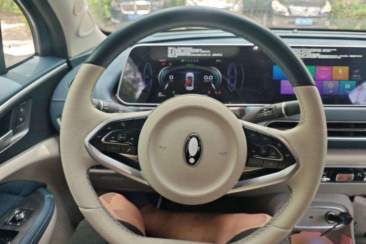 Used ORA Good Cat 2023 401 km Standard Range Premium Version Lithium Iron Phosphate Steering Wheel