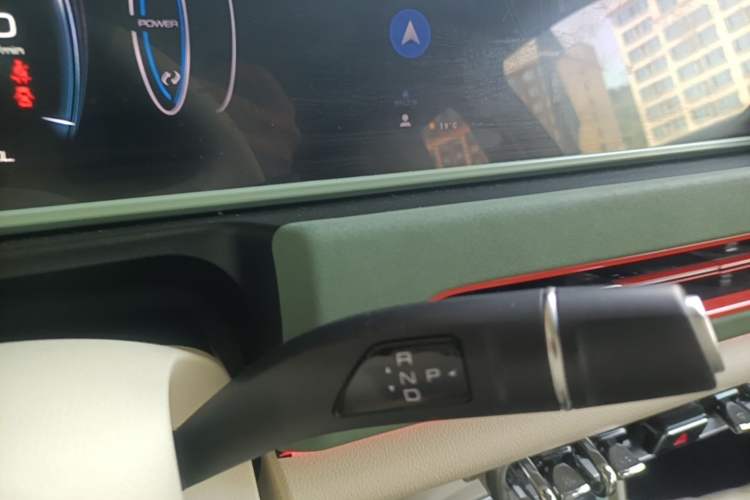 Used ORA Good Cat 2023 401 km Standard Range Premium Version Lithium Iron Phosphate Gear Lever