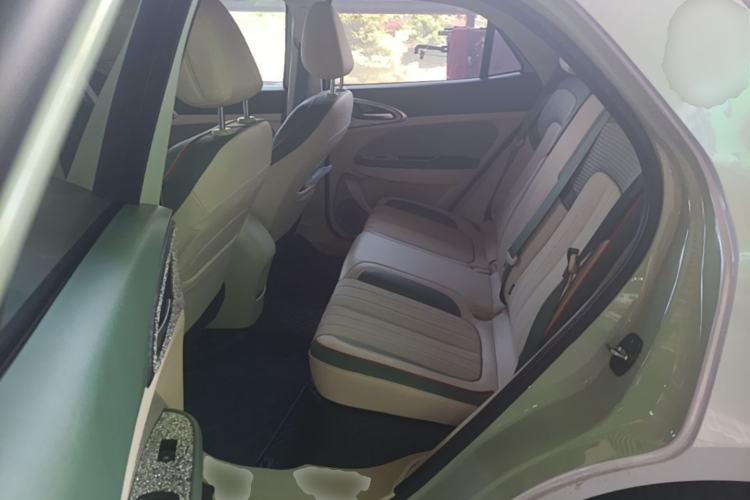 Used ORA Good Cat 2023 401 km Standard Range Premium Version Lithium Iron Phosphate Left Rear Seat