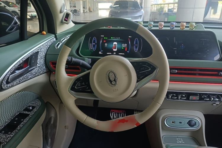 Used ORA Good Cat 2023 401 km Standard Range Premium Version Lithium Iron Phosphate Steering Wheel