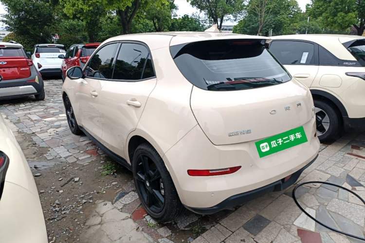 Used ORA Good Cat 2023 401 km Standard Range Premium Version Lithium Iron Phosphate Rear Left 45 Deg