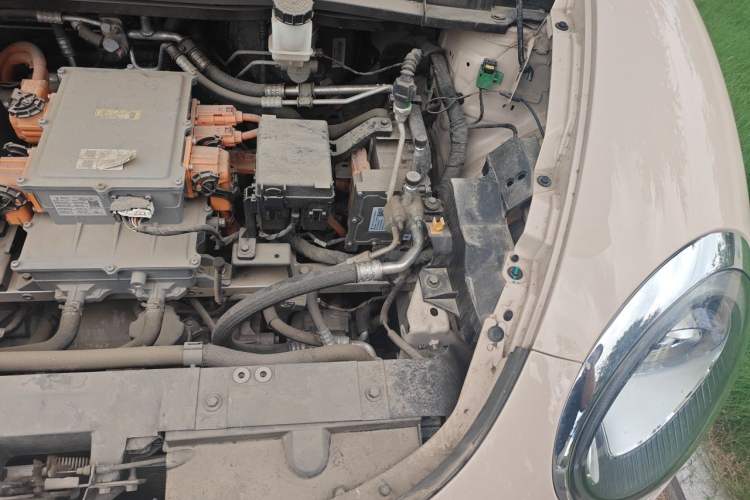 Used ORA Good Cat 2023 401 km Standard Range Premium Version Lithium Iron Phosphate Engine Bay Left