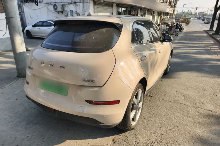 Used ORA Good Cat 2023 401 km Standard Range Luxury Version Lithium Iron Phosphate Exterior 3