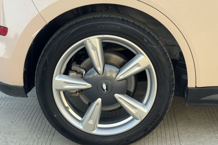 Used ORA Good Cat 2023 401 km Standard Range Luxury Version Lithium Iron Phosphate Exterior 8