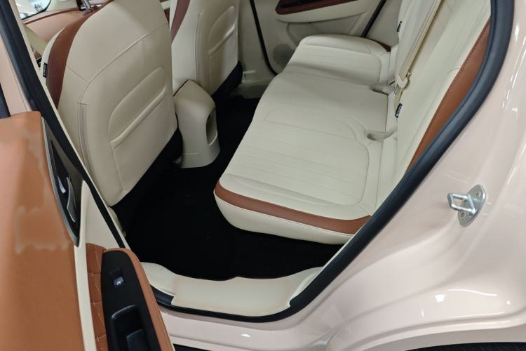 Used ORA Good Cat 2023 401 km Standard Range Prestige Version Lithium Iron Phosphate Interior 1