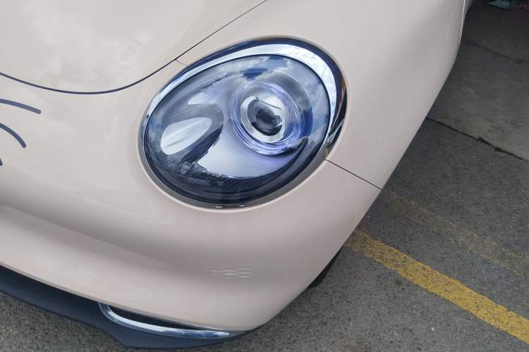 Used ORA Good Cat 2023 401 km Standard Range Luxury Version Lithium Iron Phosphate Left Front Headlight