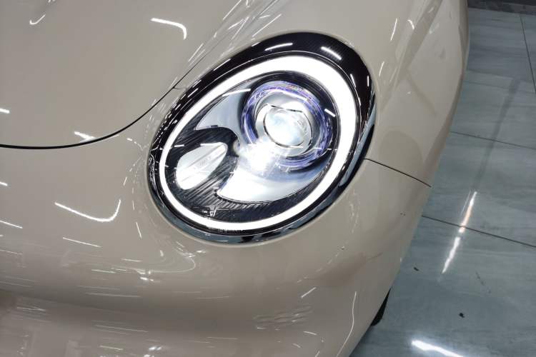 Used ORA Good Cat 2023 401 km Standard Range Luxury Version Lithium Iron Phosphate Left Front Headlight