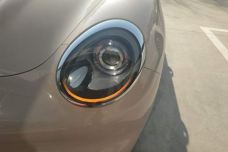 Used ORA Good Cat 2023 401 km Standard Range Luxury Version Lithium Iron Phosphate Left Front Headlight