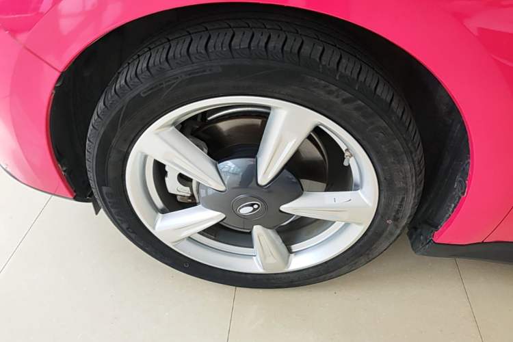 Used ORA Good Cat 2023 401 km Standard Range Prestige Version Lithium Iron Phosphate Left Front Wheel Hub