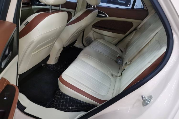 Used ORA Good Cat 2023 401 km Standard Range Luxury Version Lithium Iron Phosphate Left Rear Seat