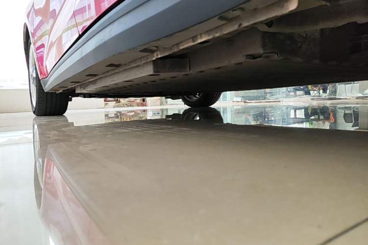 Used ORA Good Cat 2023 401 km Standard Range Prestige Version Lithium Iron Phosphate Left Side Sill