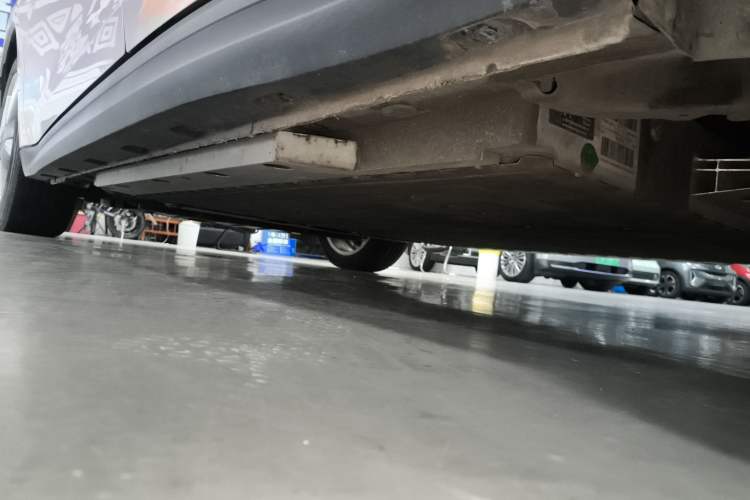 Used ORA Good Cat 2023 401 km Standard Range Premium Version Lithium Iron Phosphate Left Side Sill